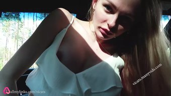 少女(18+)She...