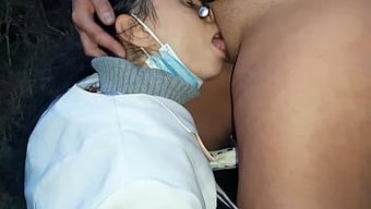 与护士真正的女同性恋...