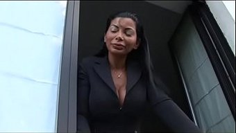 熟女们在最新的硬核视...