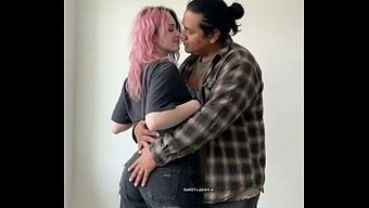 一个不忠实的大学女生...