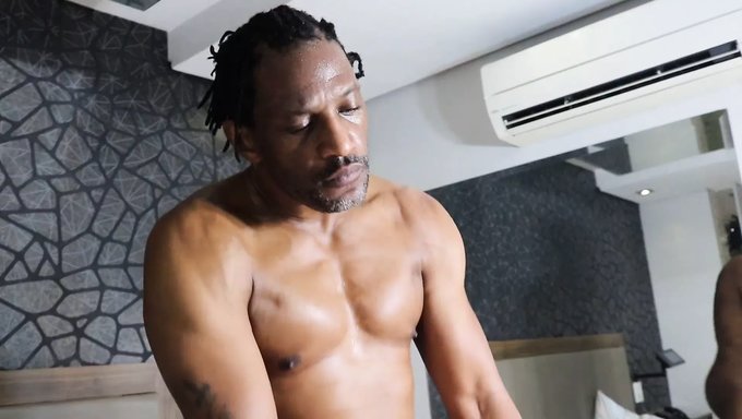 熟女和少女(18+)与爸爸和妈妈的性爱合集
