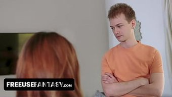 她准备在这个免费的色...