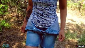 真正的熟女在内裤里被...