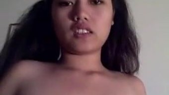 18岁的亚洲女孩在p...