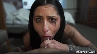 2021年最性感的巨乳妻子