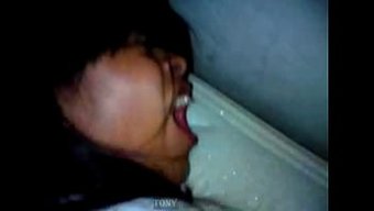 大屁股拉丁美女和天然...