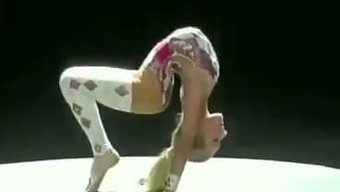 小舞女的业余视频:必看的