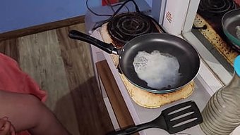 我顺从的性奴隶消耗了...