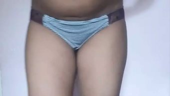 曲线玲珑的印度女孩试...
