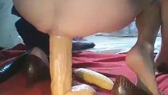 少女(18+)在肛交...