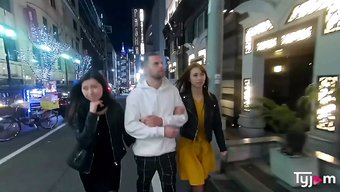用大鸡巴猛烈地操日本...