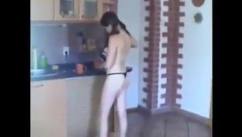 18+少女被大黑屌操...