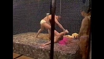少女(18+)被18+拳交