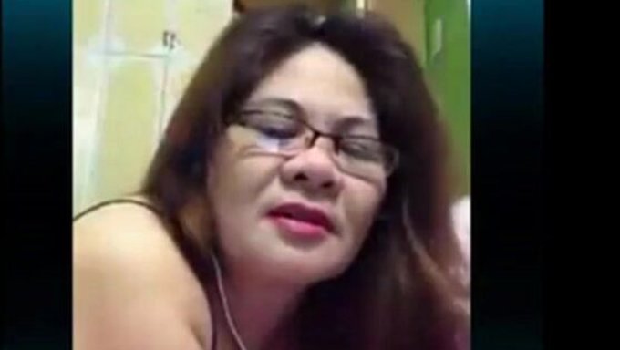 与华丽的成熟亚洲女人liza的skype聊天