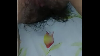 妻子在高清视频中享受...