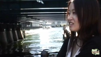 亚洲辣妹aoi口交并...