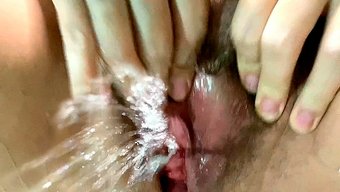 成熟女人户外尿尿的合集