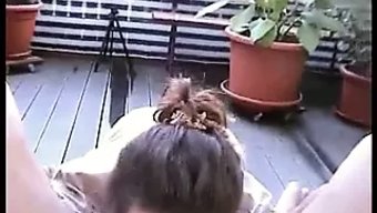 新熟女享受户外行动