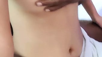 业余印度男孩与女友自制自慰