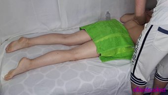 被摄像头捕捉到:妻子...