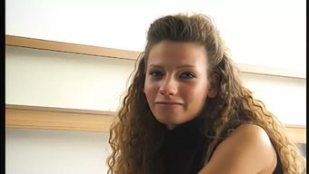 瘦弱的少女(18+)...
