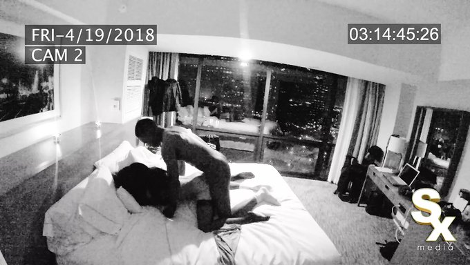 粗暴的肛交口交,大黑屌和亚洲奶子