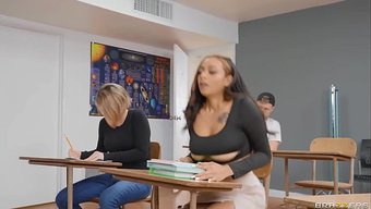 巨乳女孩ali Ca...