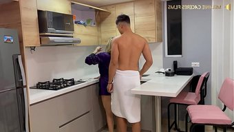 我和继哥调情,他狠狠...