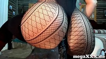 18+的丝袜少女用假...