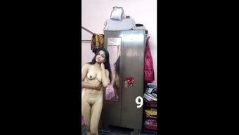 在这个露骨视频中评价...