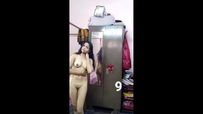 成熟和裸体的印度女人:一个诱人的收藏