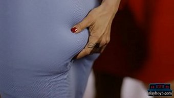 英国熟女和她的新女仆...