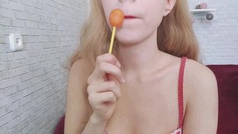 业余少女像专业人士一...