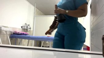 一个又大又美的护士屁...