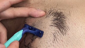 毛茸茸的阴部:在性交前剃毛