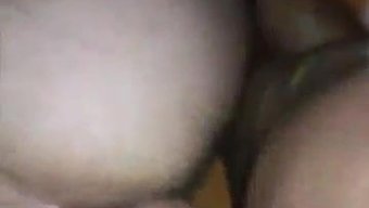 金发变性人掌控并与男人做爱