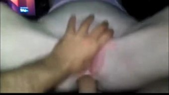 瘦女孩享受强烈的肛交快感