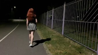 在街上自慰:一个性感...