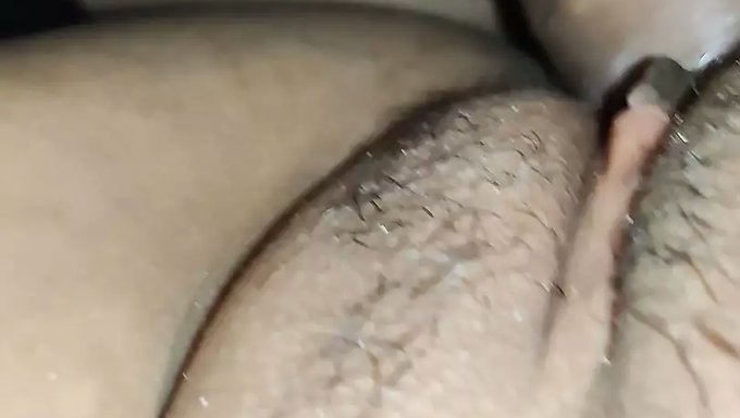 印度继妹的自制视频,让她的阴道被操