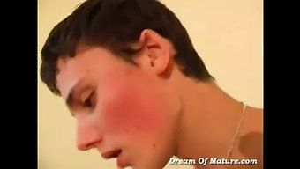 阿姨和男孩的pov视...
