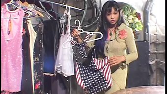 18+ 亚洲少女被操阴道