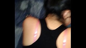 业余妻子被丈夫填满她的阴道