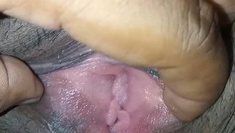 邻居的儿子帮我满足性欲