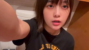 在浴室里自慰让我感觉...