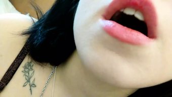 可爱的业余少女自制脱...