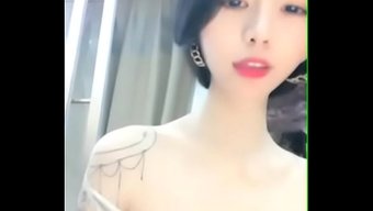 漂亮女友丑阿姨的独自...