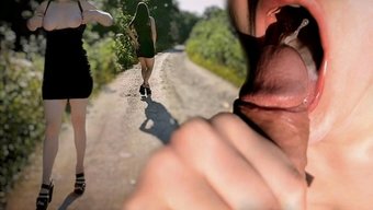 裸体妻子穿着高跟鞋吸...