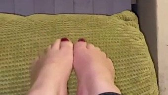 女主人的脚:一次情色体验