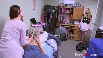 继兄妹激烈的阴道游戏