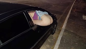 与我的妻子和她的朋友...